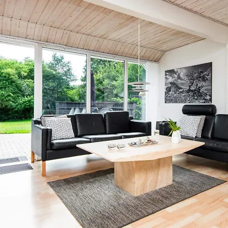 Family Fun With Indoor Pool - By Traum